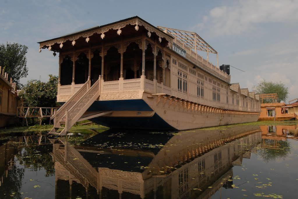 Srīnagar Khilona Luxury Heritage Houseboats מראה חיצוני תמונה