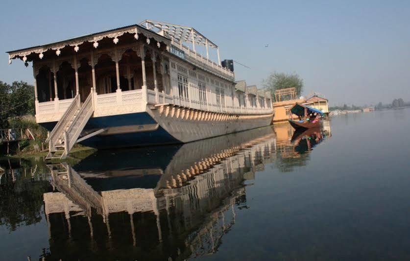 Srīnagar Khilona Luxury Heritage Houseboats מראה חיצוני תמונה